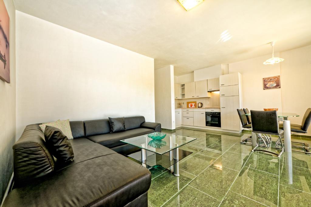 Apartment Una 2 Pula Exterior photo
