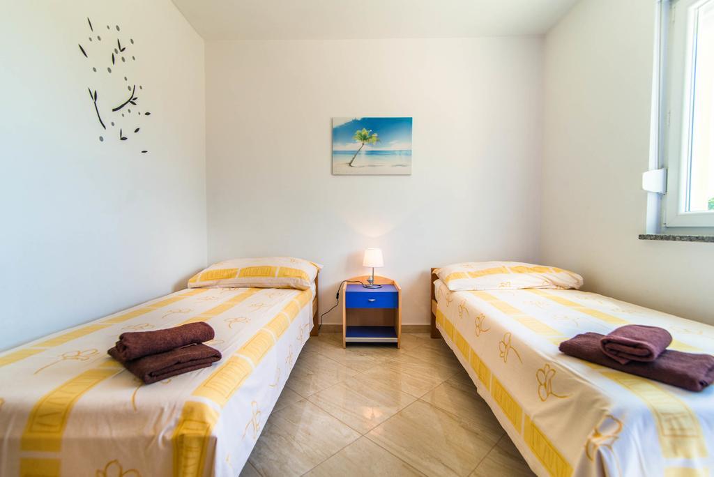Apartment Una 2 Pula Exterior photo